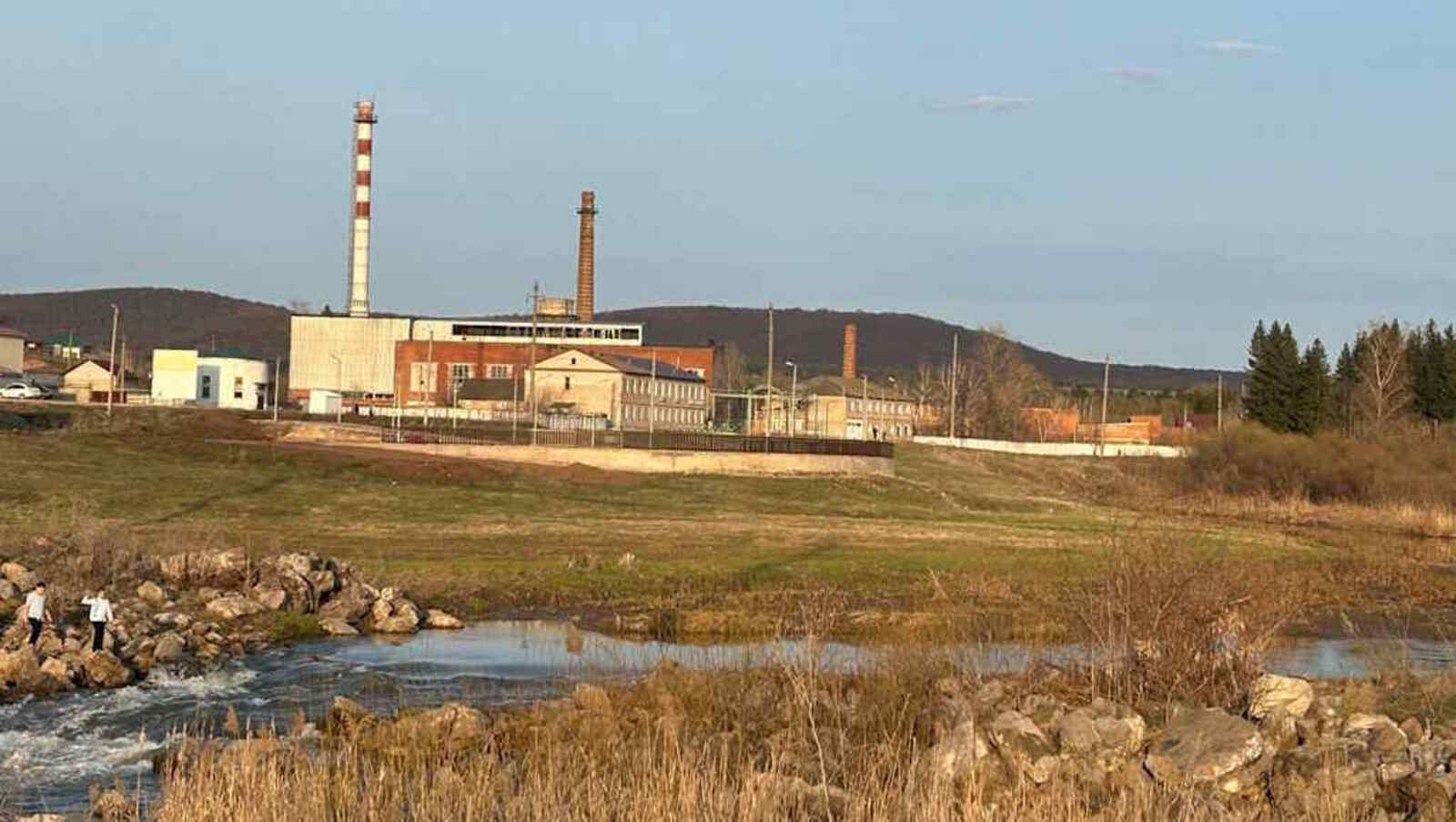 А может оживёт когда-нибудь и территория завода…