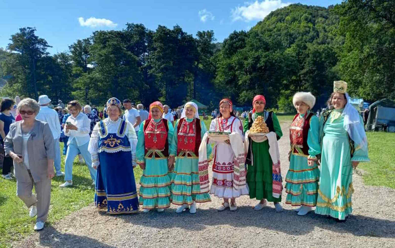 Святая, как век, деревенька моя…