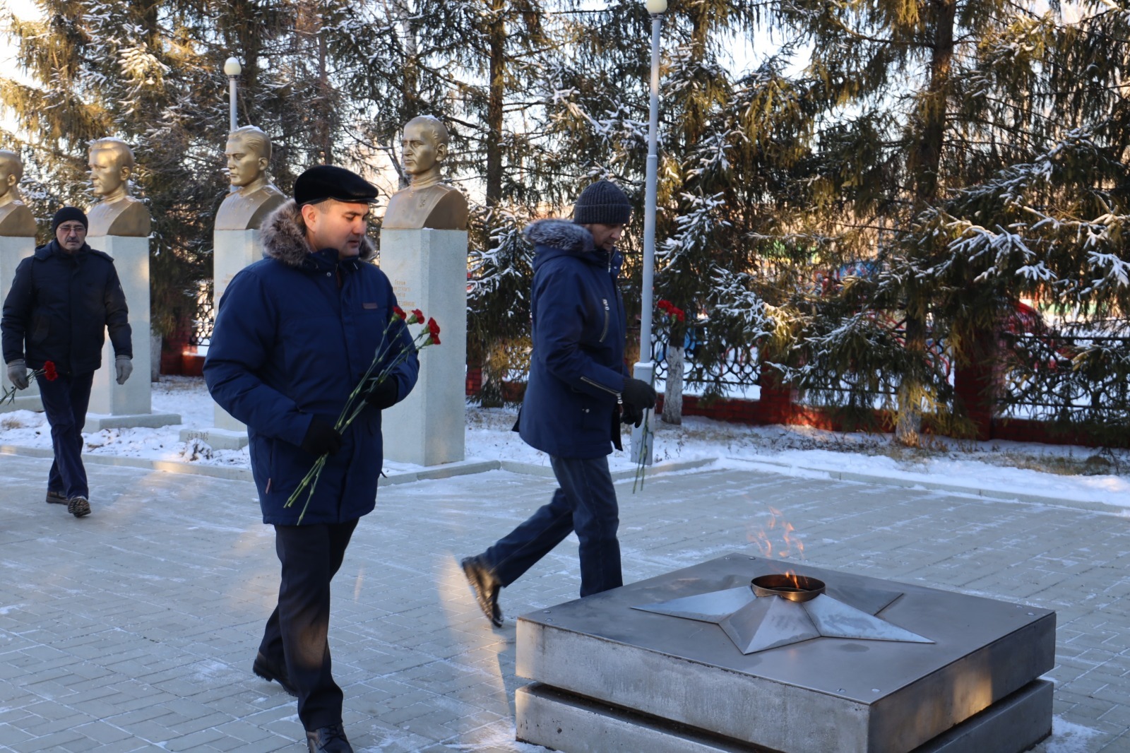 В День героев Отечества почтили подвиги земляков
