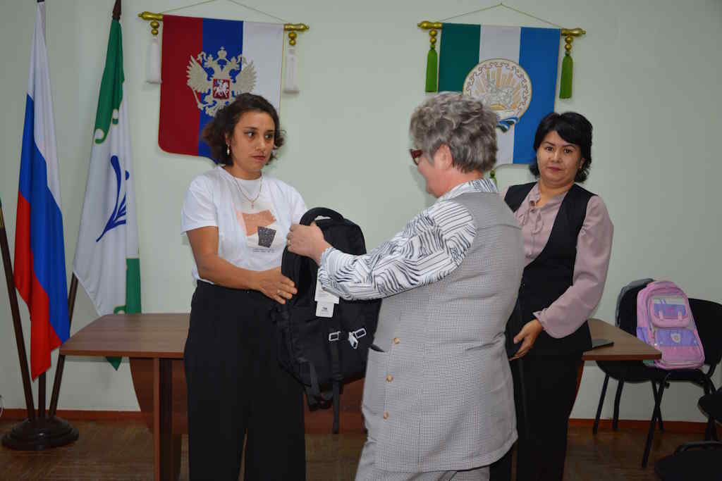 Помогли собраться в школу