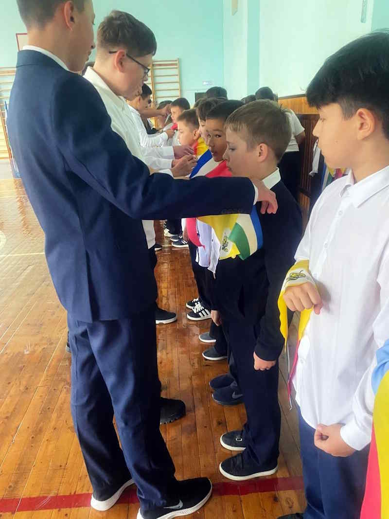 «За дело, дружбу, честь»