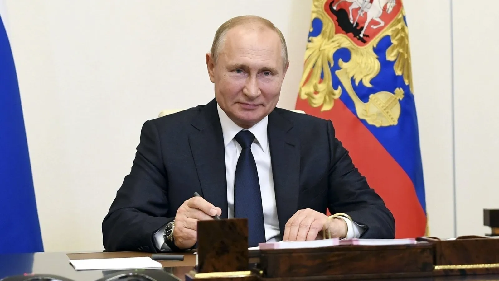 Россия должна самостоятельно производить критически важную продукцию - Путин