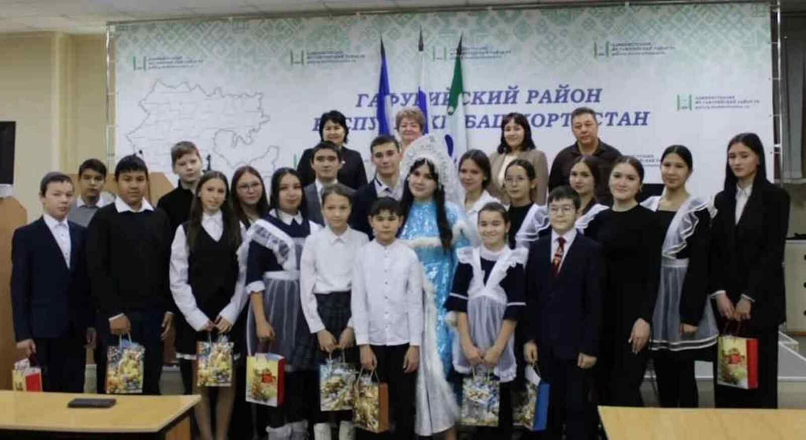 Новогодние подарки от депутатов