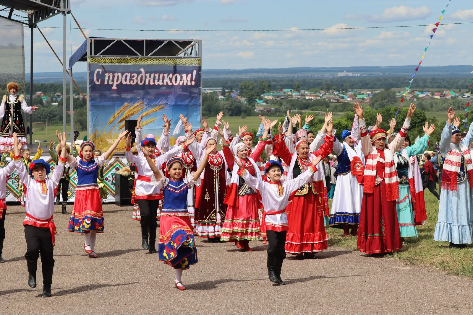 Праздник труда и народного единства: в Гафурийском районе отметили Сабантуй