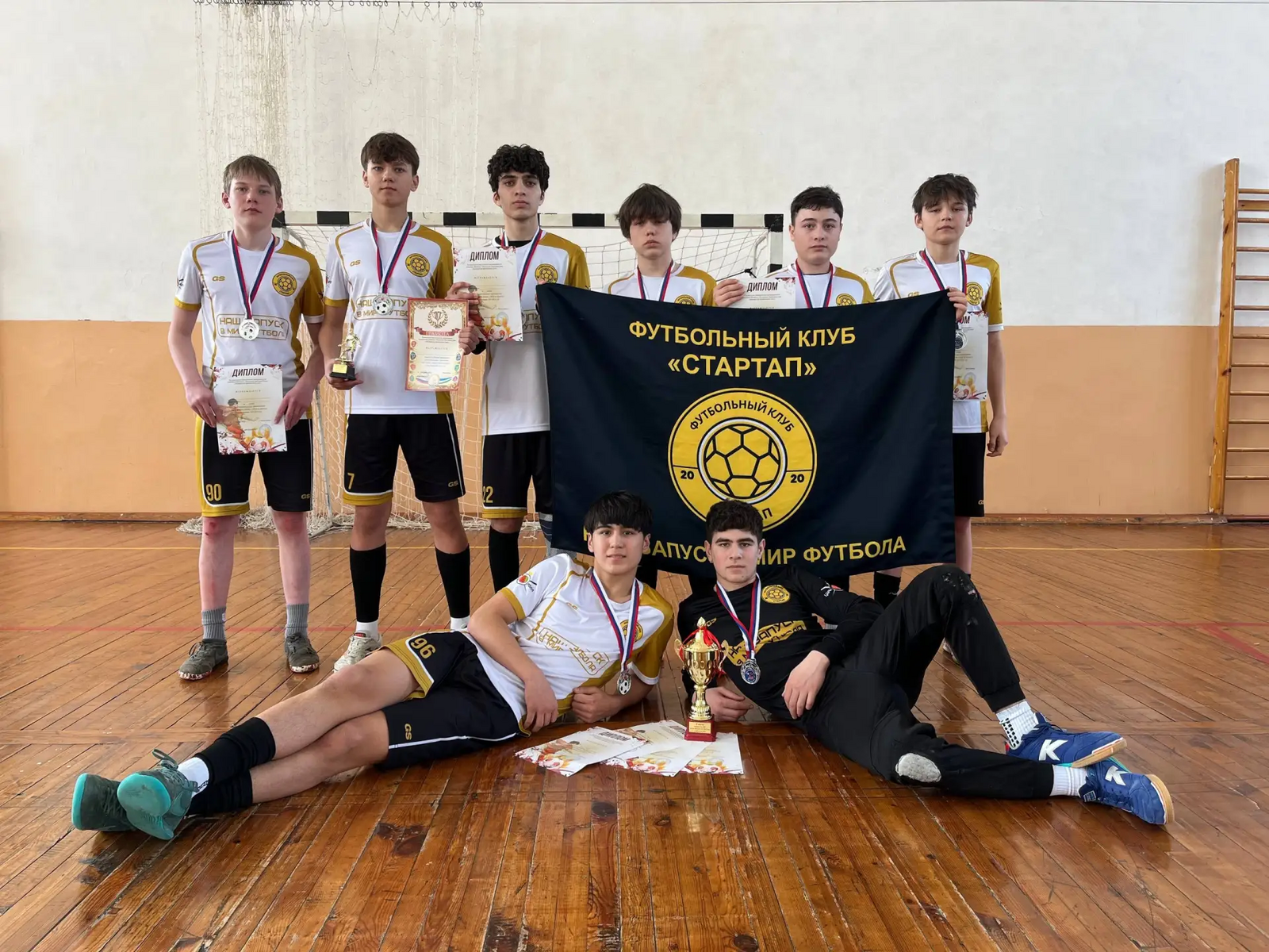 Футболисты Гафурийского района — серебряные призёры Сельской футбольной лиги!