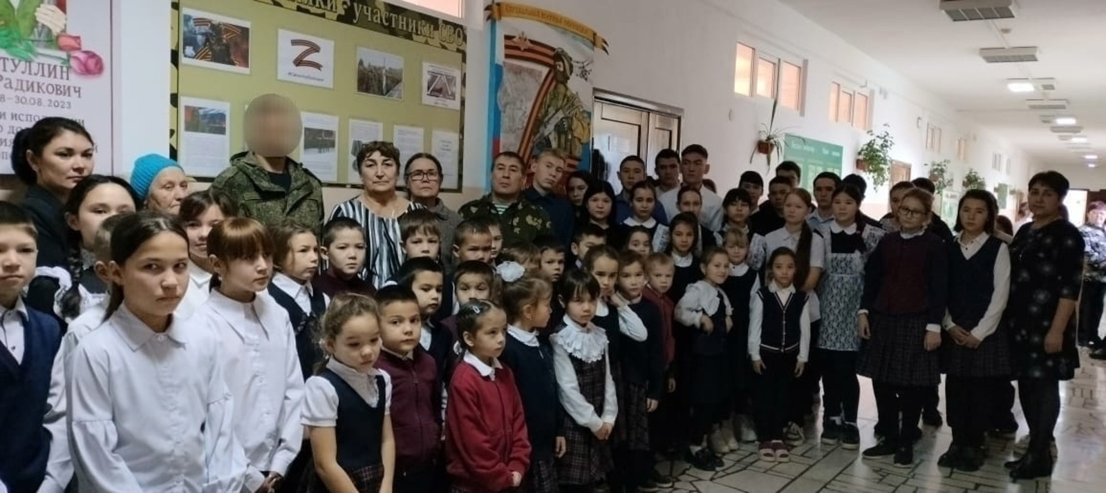 В школе с.Зилим-Караново Гафурийского района открыли памятный стенд погибшему в ходе проведения СВО односельчанину Булату Гиззатуллину