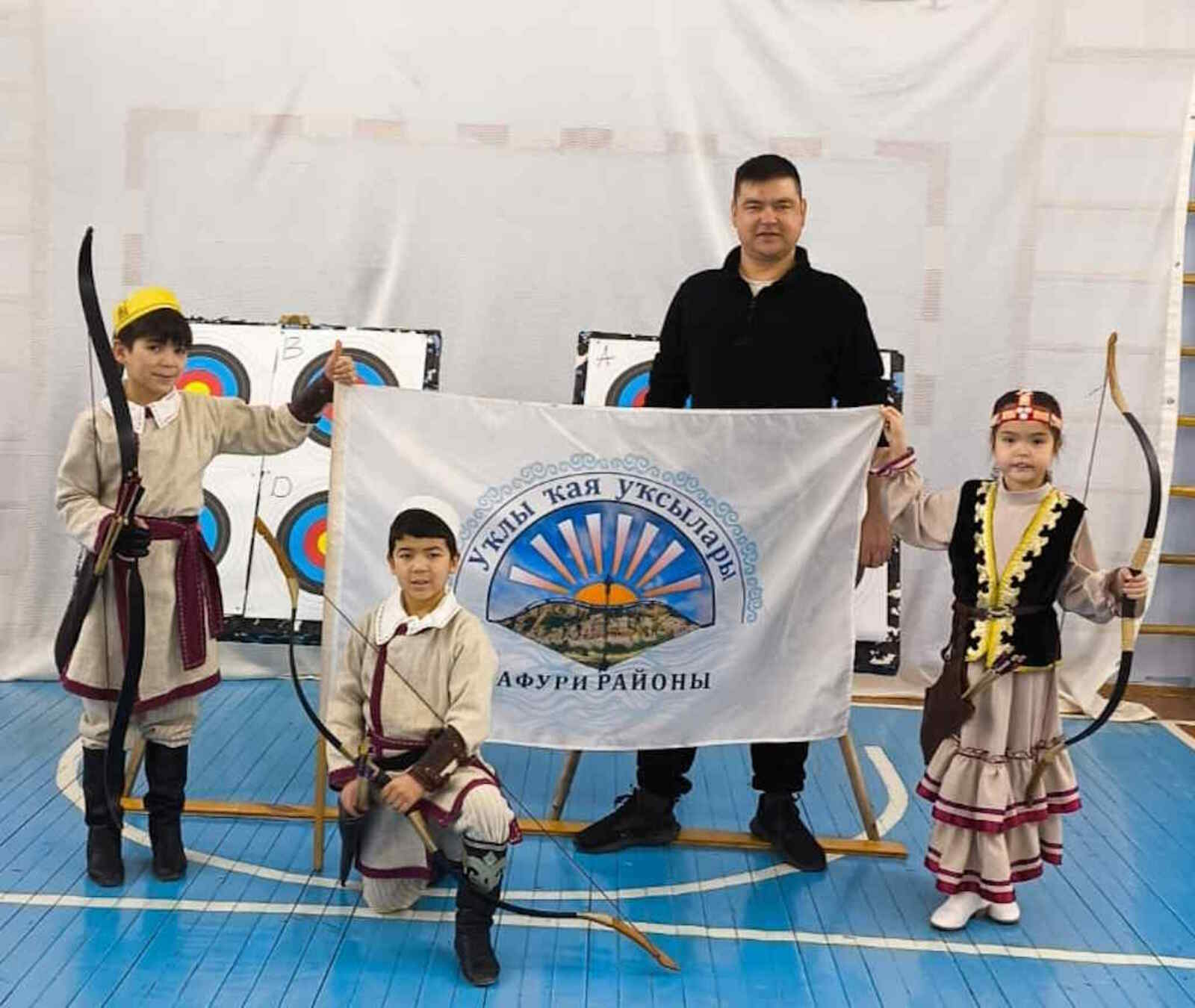 Два золота и две бронзы у лучников