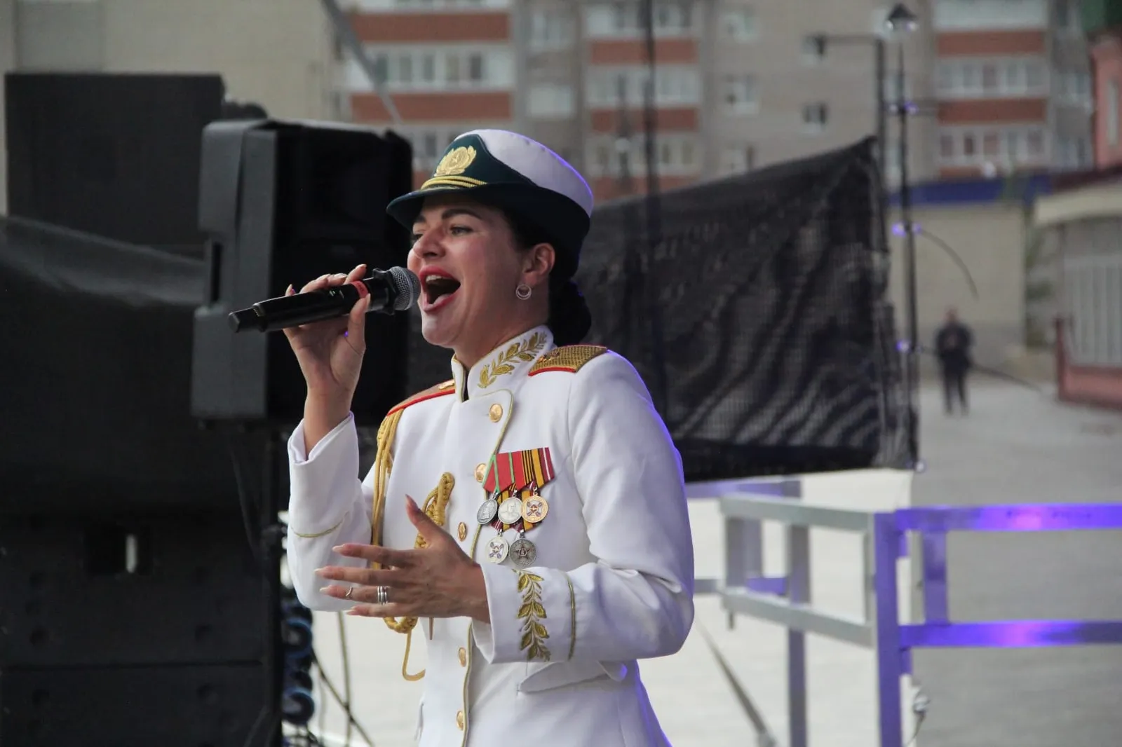 Художник Юрий Сивачев и Ансамбль песни и пляски ЦВО посетили Кумертау