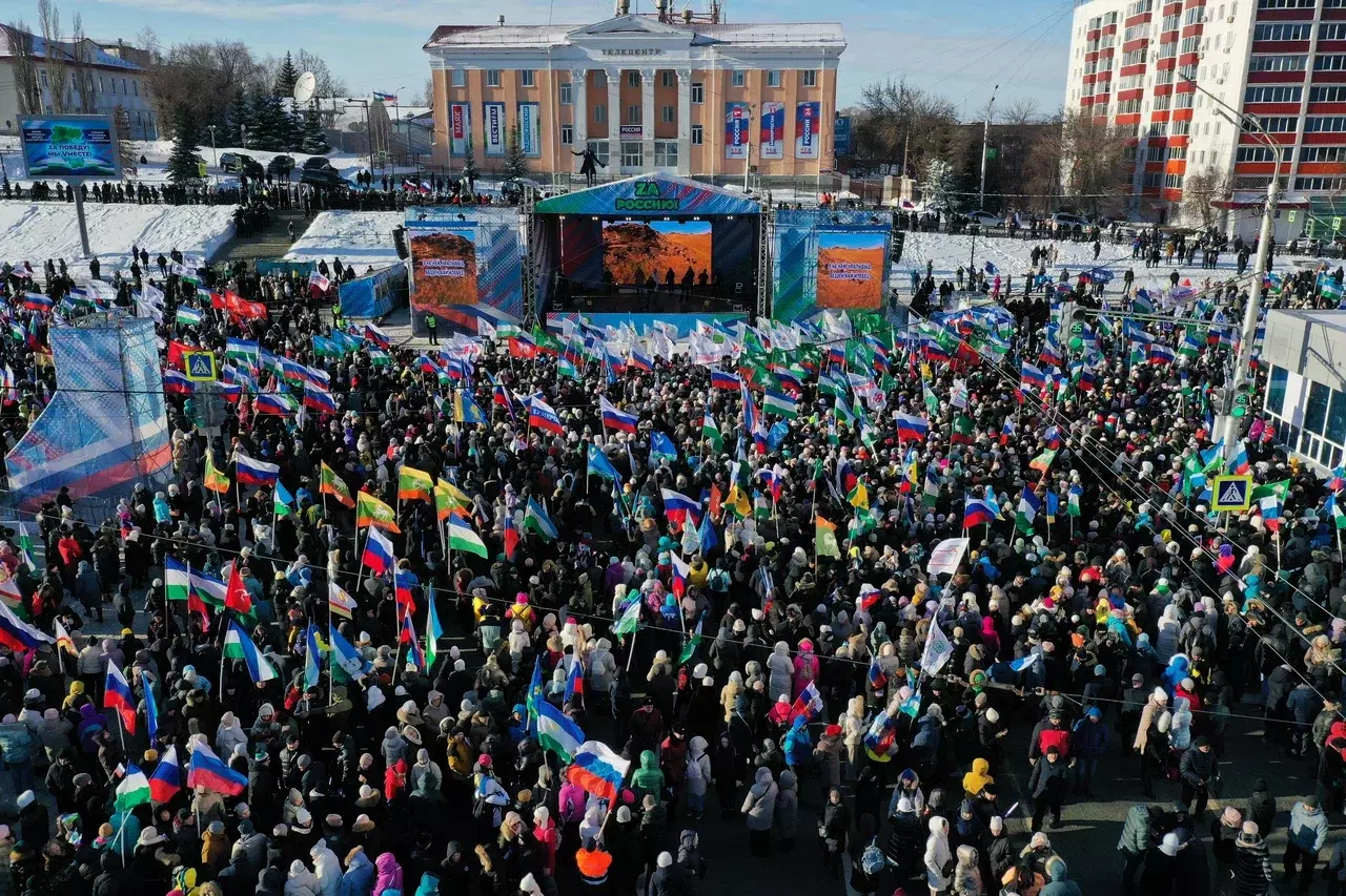 Радий Хабиров на многотысячном митинге в Уфе: «Давайте вместе созидать, вместе строить наш родной Башкортостан»