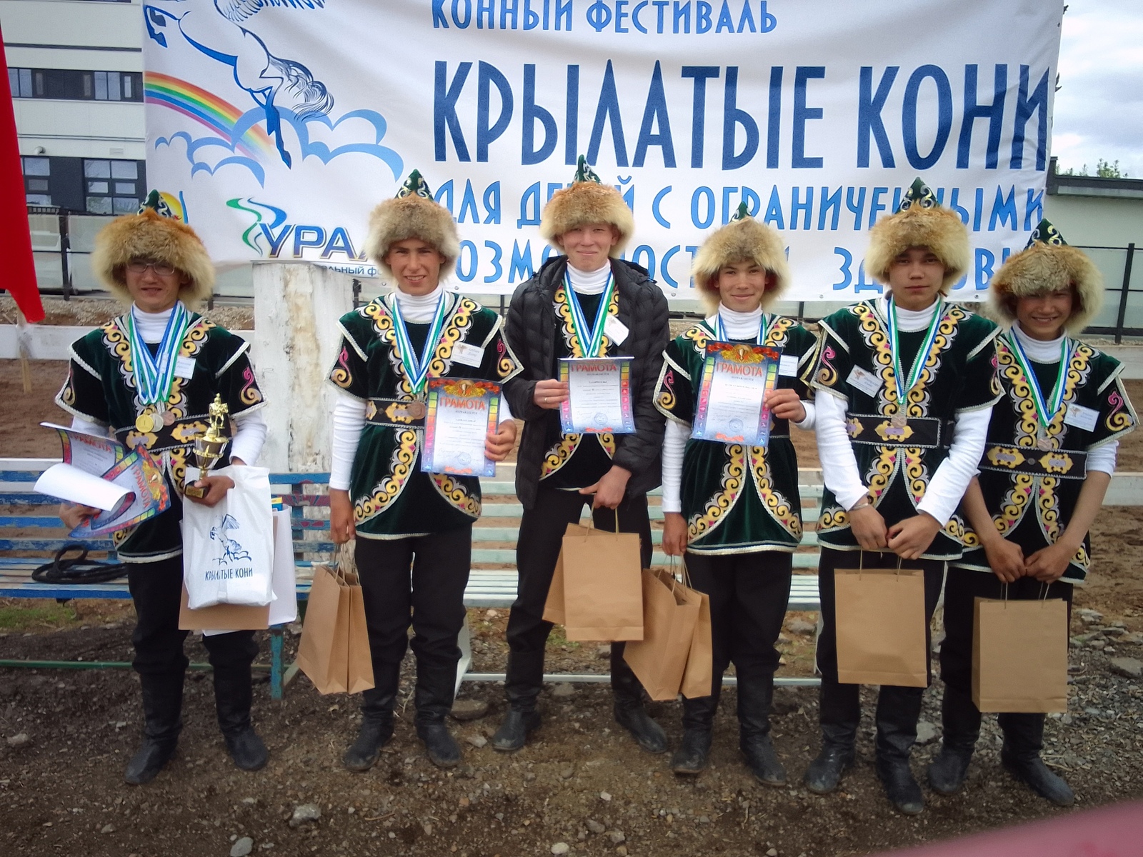 Воспитанники Табынской КШ завоевали "бронзу" республиканской олимпиады по конному спорту