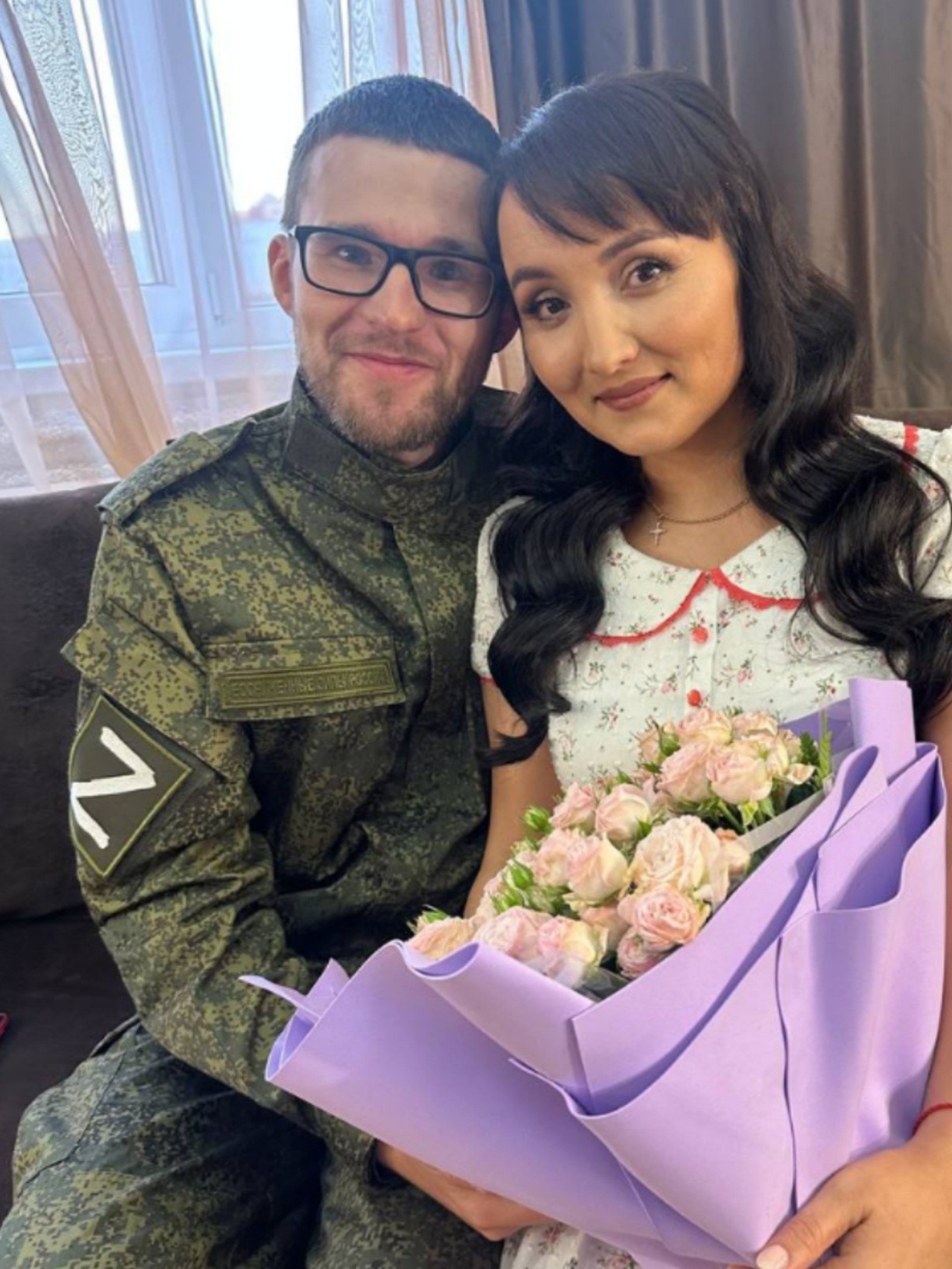 «Служу России творчеством»: жена бойца СВО из Башкирии пишет песни