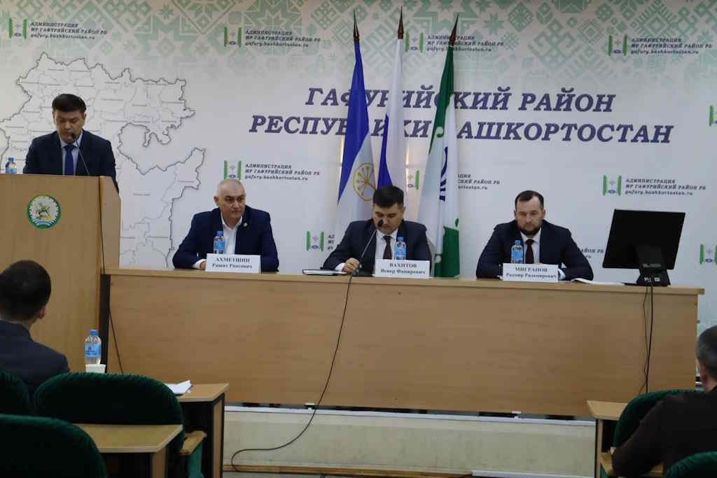 В Гафурийском районе обсудили подготовку к посевной