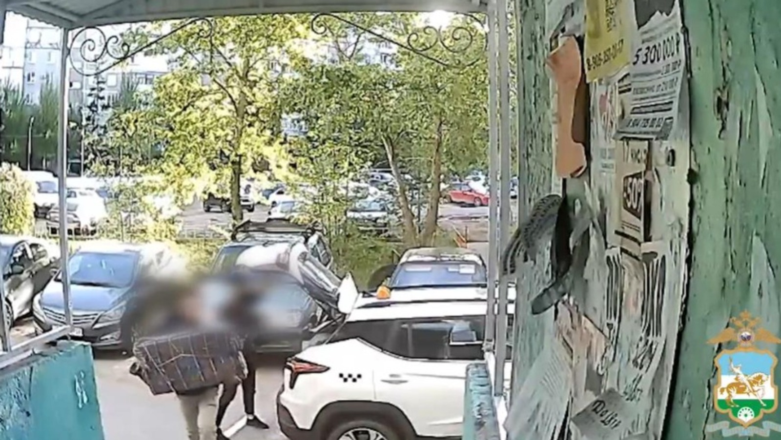 В Уфе курьер украл у пенсионерки сейф с 3 млн рублей и драгоценностями