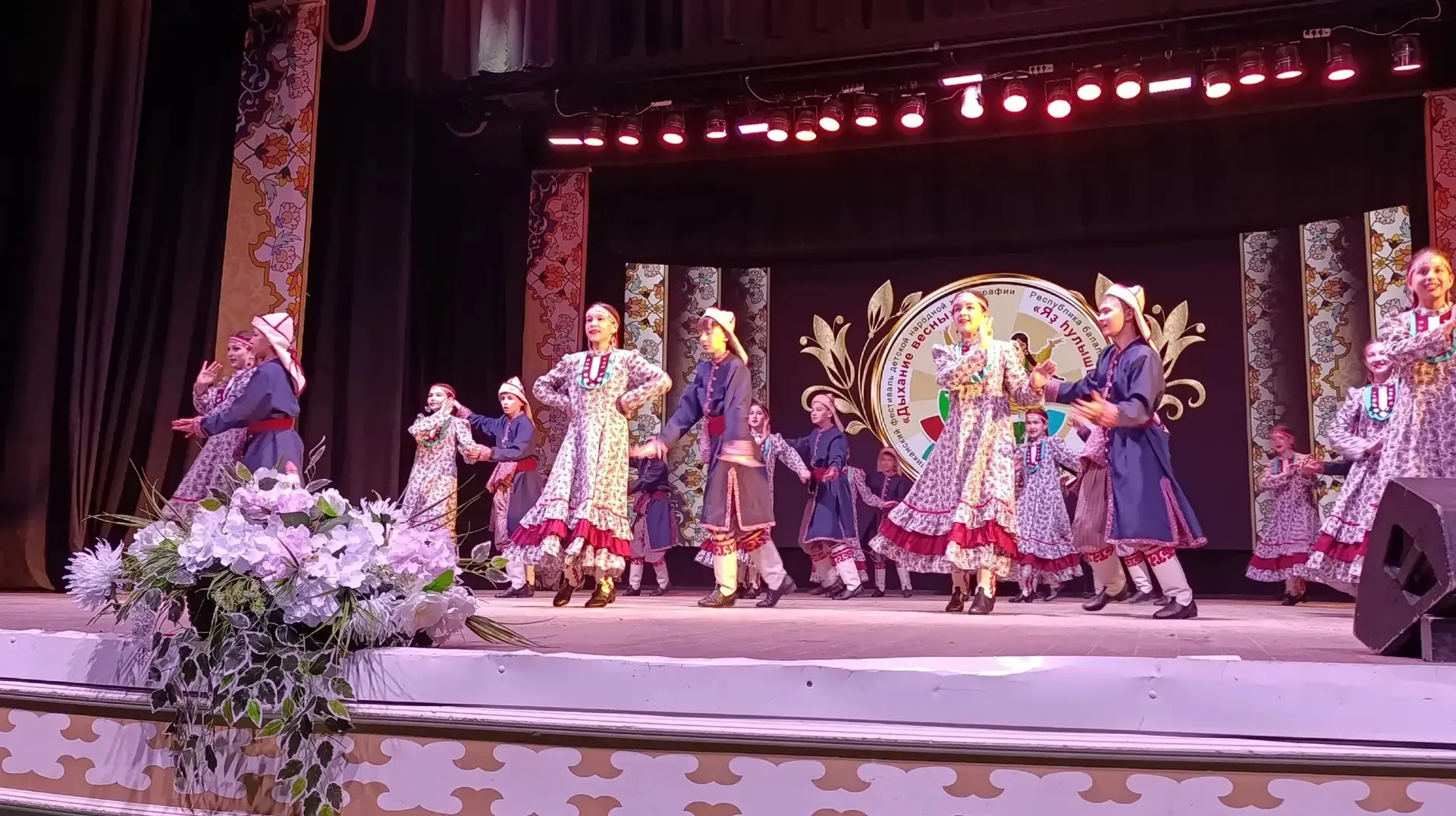 Юные танцоры из Гафурийского района блеснули на республиканском фестивале