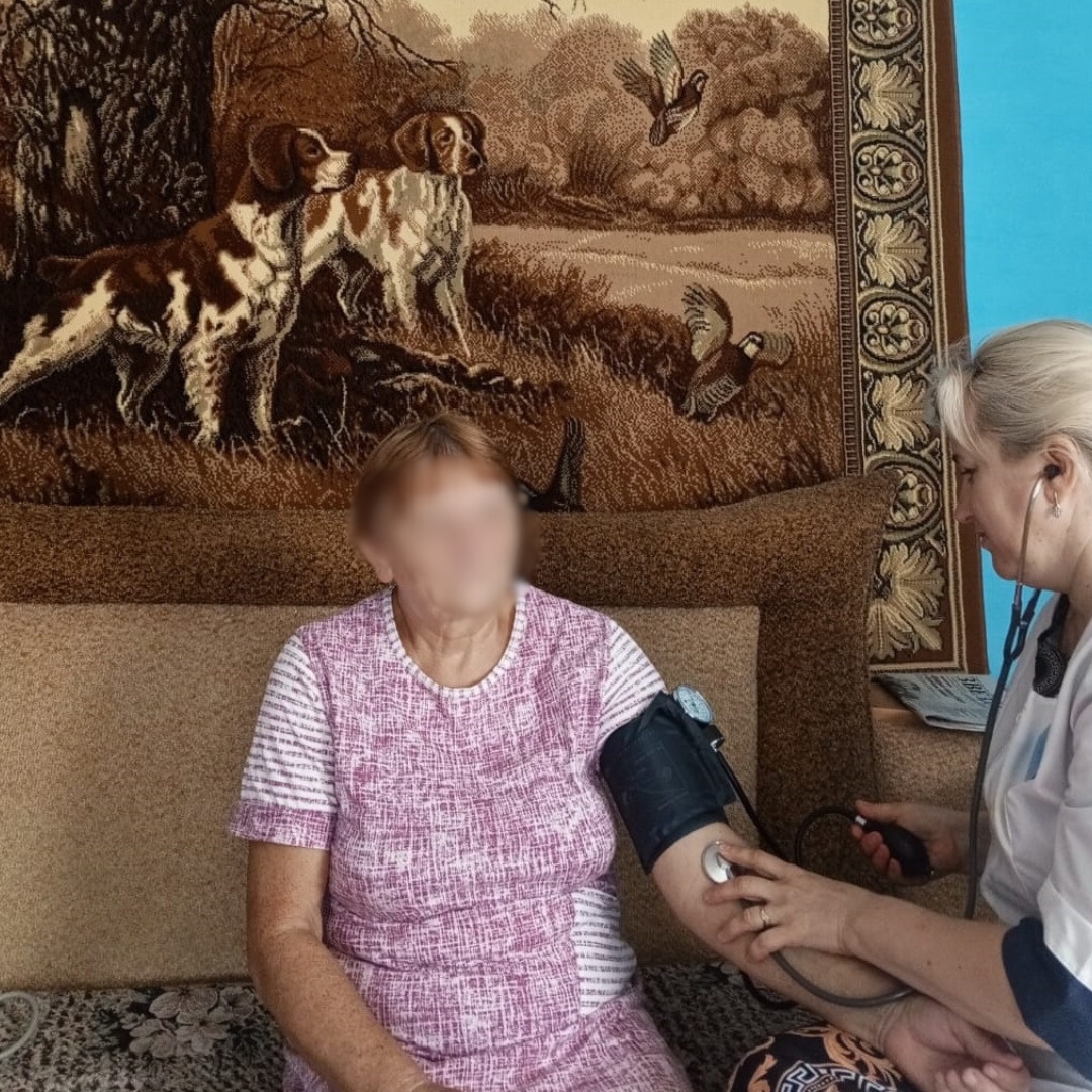 Медики из Красноусольской ЦРБ продолжают подворовые обходы населения