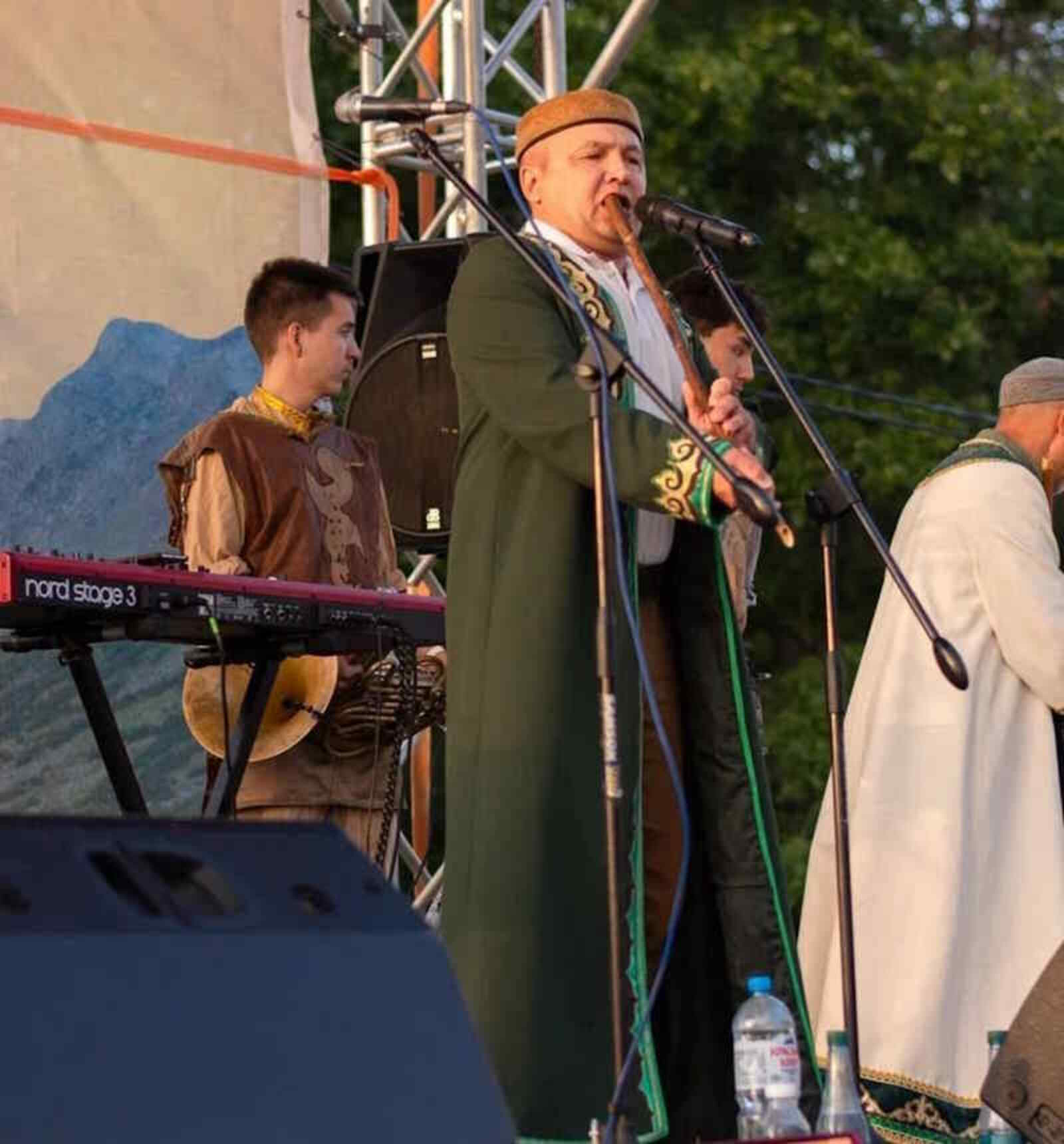 За победу подарили лошадь!