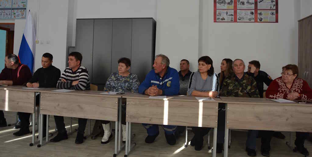 Не ждать, а самим браться за дело