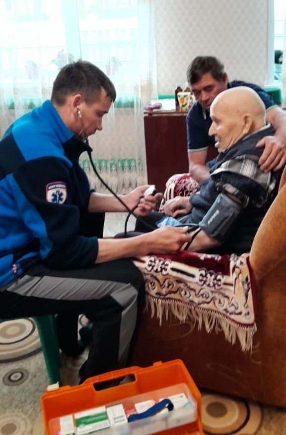 Медики из Красноусольской ЦРБ продолжают подворовые обходы населения