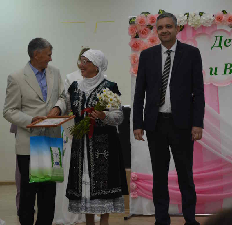 Любовь сквозь годы пронести…