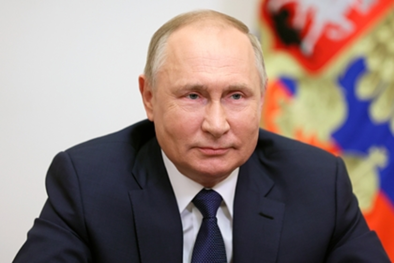 Большинство россиян положительно оценили работу Путина