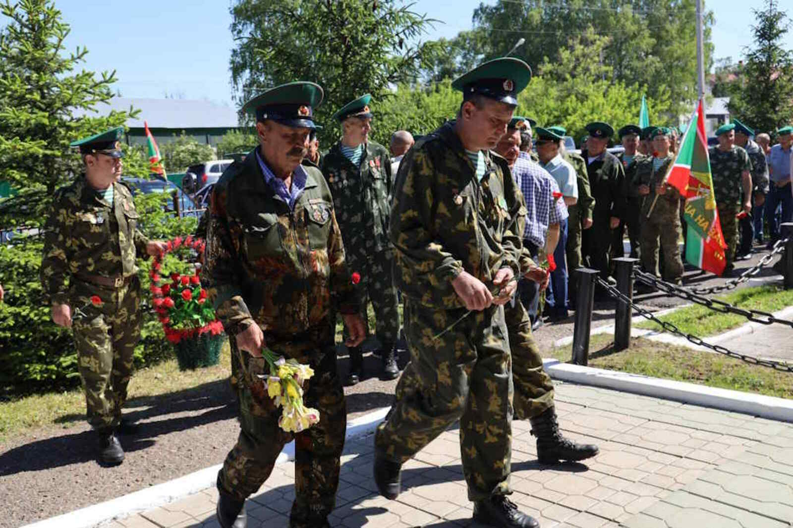 «Я зелёную фуражку берегу…»