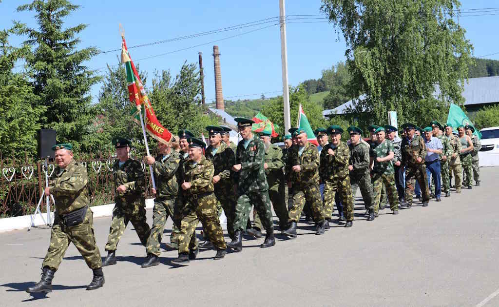 «Я зелёную фуражку берегу…»