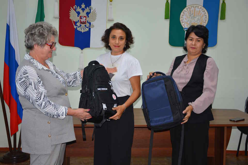 Помогли собраться в школу