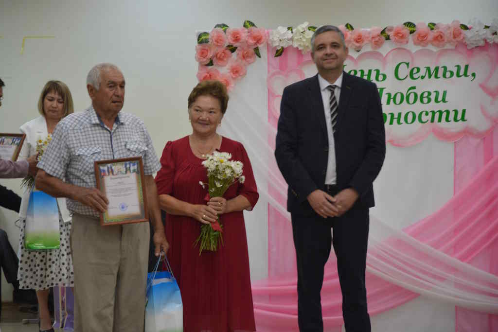 Любовь сквозь годы пронести…