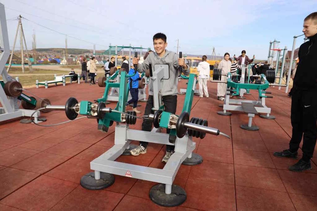 «Спортивный» подарок к празднику