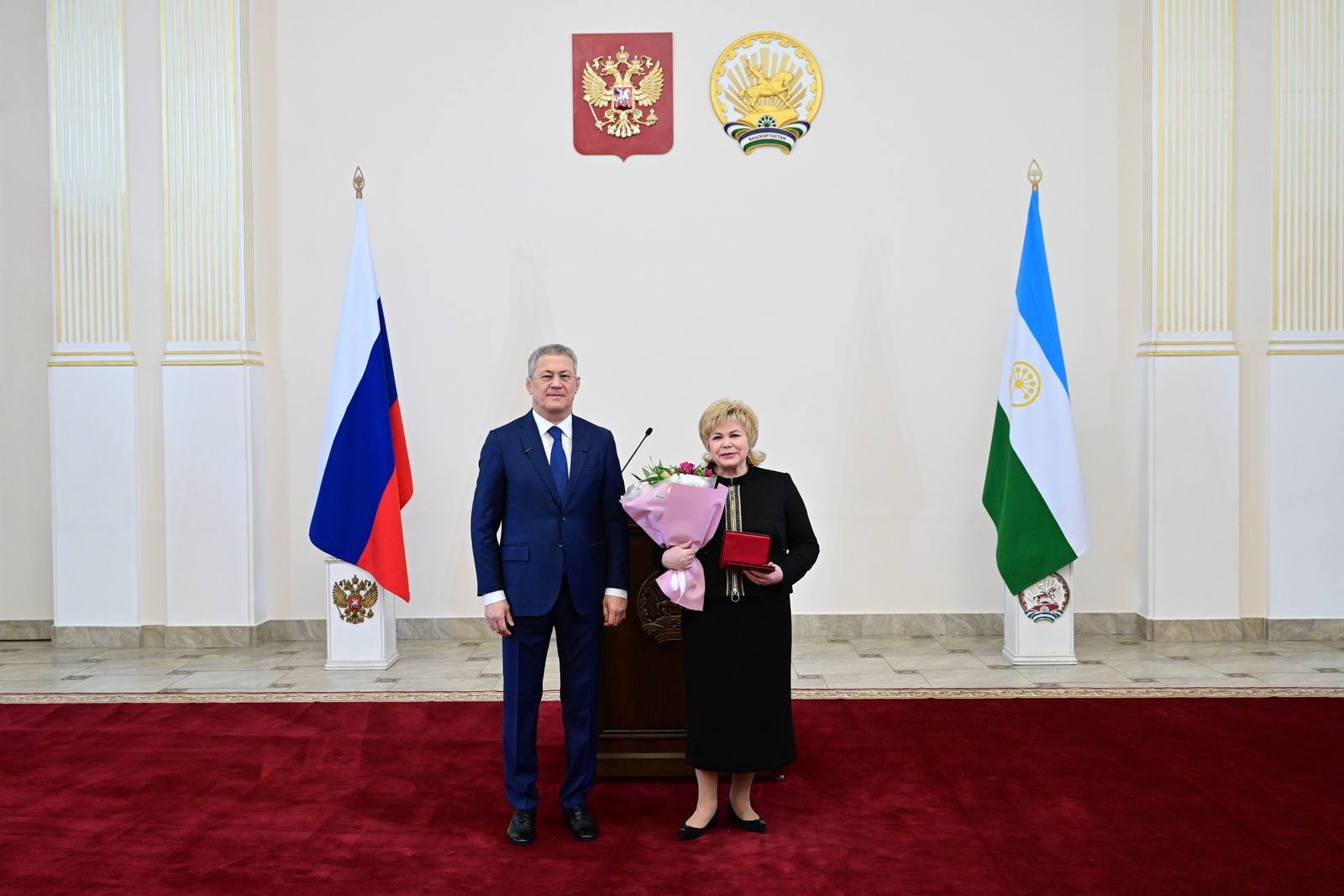 В канун Дня защитника Отечества Радий Хабиров вручил госнаграды